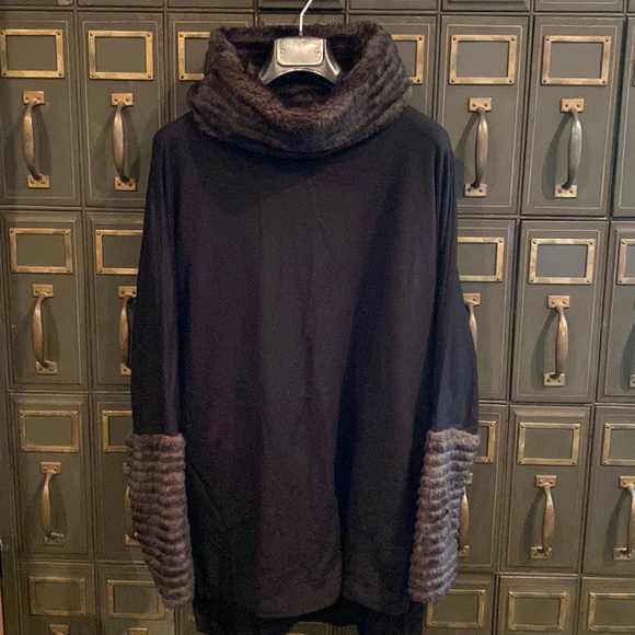 Capote Sweaters - Capote faux fur trimmed turtleneck sweater